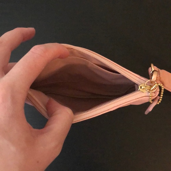 Coach wristlet - Picture 3 of 5